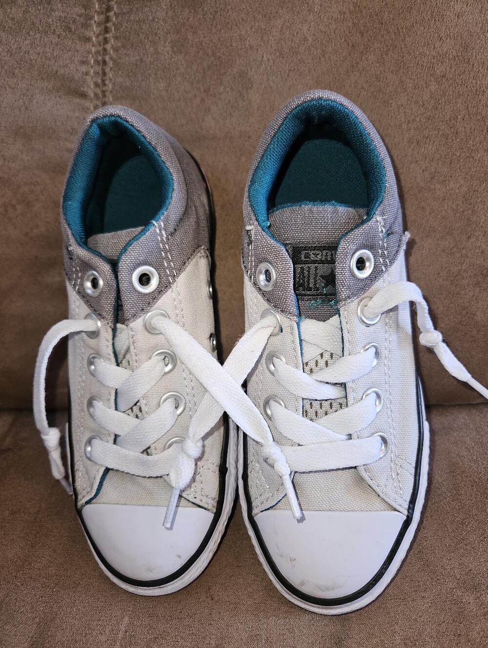 Converse All Star Juniors Sz 12.5 Gray White &Green Canvas Low Top Sneakers